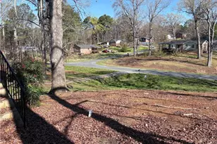 2009 Woodcrest Dr, Sanford, NC 27330 - Photo 5