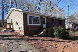 2009 Woodcrest Dr, Sanford, NC 27330 - Photo 1