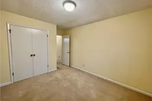 2109 Hollyridge Pl, Fayetteville, NC 28304 - Photo 15