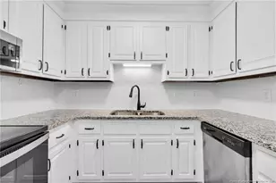 5999 Blue Teal Ct, Fayetteville, NC 28304 - Photo 17