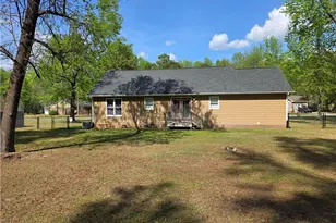 257 Berwick Dr, Raeford, NC 28376 - Photo 7