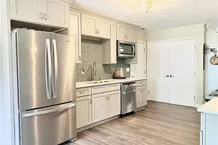 372 Woodberry Cir, Raeford, NC 28376 - Photo 3