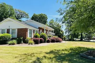 3106 Rowland Ave, Lumberton, NC 28358 - Photo 3