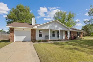 7686 Beverly Dr, Fayetteville, NC 28314 - Photo 1