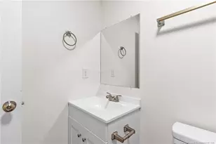 401 Cedric St, Fayetteville, NC 28303 - Photo 17