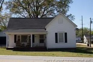 302 N 13th St, Erwin, NC 28339 - Photo 1