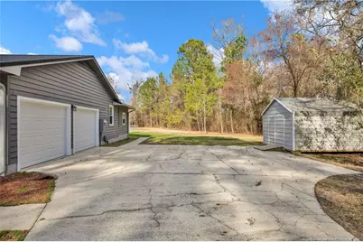 305 E Third Street, Parkton, NC 28371 - Photo 5