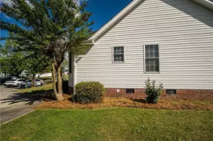 3613 Woodcliff Dr, Lumberton, NC 28358 - Photo 41