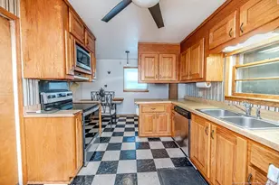 820 Primrose Ln, Sanford, NC 27330 - Photo 11