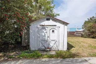 344 S 4th St, Saint Pauls, NC 28384 - Photo 25