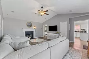 122 Raymond St, Raeford, NC 28376 - Photo 7