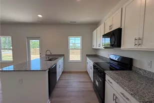 501 Bartley St, Vass, NC 28394 - Photo 7