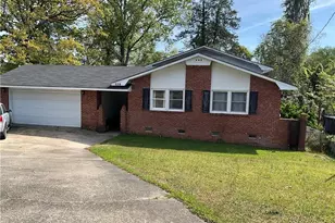 559 Cimarron Dr, Fayetteville, NC 28303 - Photo 1