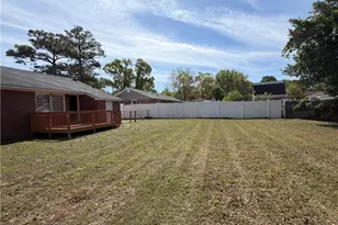 1904 Westhill Dr, Fayetteville, NC 28304 - Photo 25