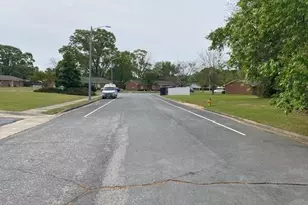 1133 Berkshire Rd, Fayetteville, NC 28304 - Photo 9