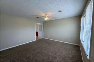 147 Brocton Dr, Fayetteville, NC 28303 - Photo 3