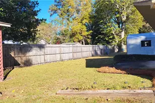 304 W 16th St, Lumberton, NC 28358 - Photo 9