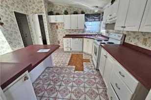 608 Old Whiteville Rd, Lumberton, NC 28358 - Photo 7