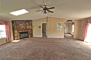 608 Old Whiteville Rd, Lumberton, NC 28358 - Photo 5