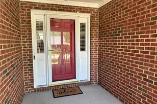 2827 Beringer Dr, Hope Mills, NC 28306 - Photo 5