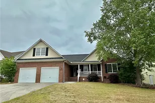 2827 Beringer Dr, Hope Mills, NC 28306 - Photo 3