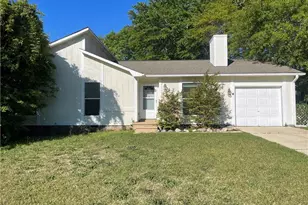 6804 Leeds Ct, Fayetteville, NC 28304 - Photo 1