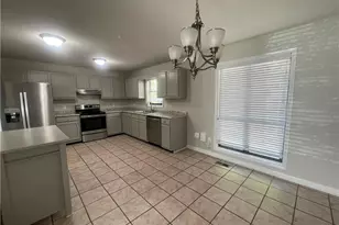 6804 Leeds Ct, Fayetteville, NC 28304 - Photo 5
