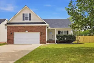 4461 Home Stakes Dr, Hope Mills, NC 28371 - Photo 1