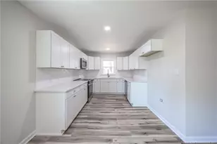 411 Lafayette St, Clinton, NC 28328 - Photo 9