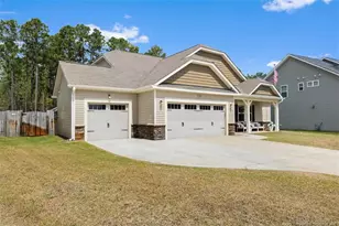 2252 Andalusian Dr, Hope Mills, NC 28348 - Photo 3
