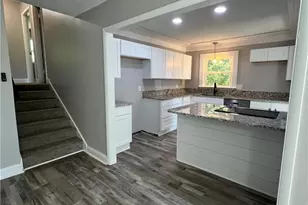 2006 Shiloh Dr, Fayetteville, NC 28304 - Photo 9