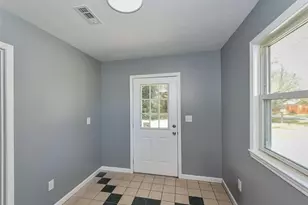 439 McNatt St, Maxton, NC 28364 - Photo 9