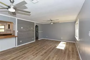 439 McNatt St, Maxton, NC 28364 - Photo 11