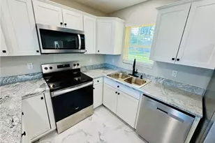 502 E 19th St, Lumberton, NC 28358 - Photo 11