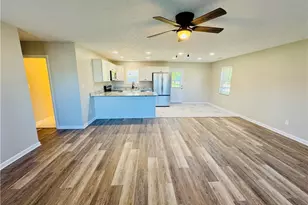 502 E 19th St, Lumberton, NC 28358 - Photo 5