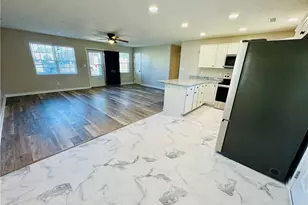 502 E 19th St, Lumberton, NC 28358 - Photo 9