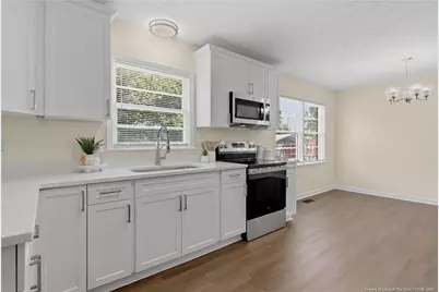 839 Fresno Drive, Fayetteville, NC 28303 - Photo 9