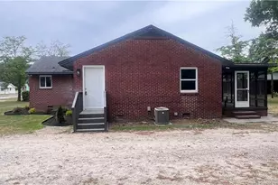 212 Peachtree St, Red Springs, NC 28377 - Photo 13