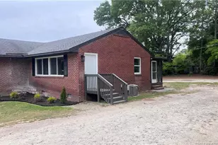 212 Peachtree St, Red Springs, NC 28377 - Photo 15