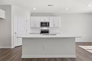 308 Maddox Dr, Aberdeen, NC 28315 - Photo 7