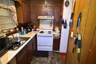112 Victoria Dr, Parkton, NC 28371 - Photo 5