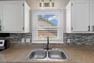 5695 Juneberry Ln, Fayetteville, NC 28304 - Photo 11