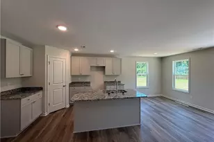 172 Baxley Dr, Dunn, NC 28334 - Photo 3