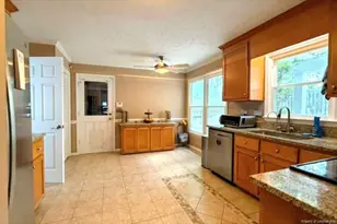 2932 Delaware Dr, Fayetteville, NC 28304 - Photo 3