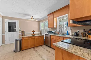 2932 Delaware Dr, Fayetteville, NC 28304 - Photo 3
