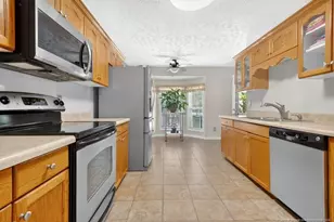 408 Senter Ln, Bunnlevel, NC 28323 - Photo 5
