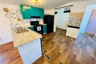1992 Henry Hammond Rd, Lumberton, NC 28360 - Photo 5
