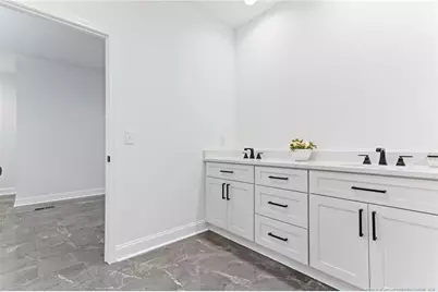 995 E Central Avenue, Raeford, NC 28376 - Photo 31