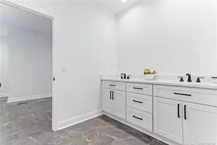 995 E Central Ave, Raeford, NC 28376 - Photo 31