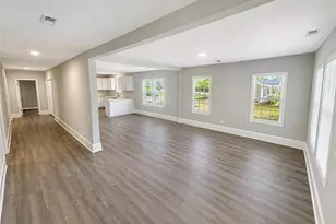 304 S Patterson St, Maxton, NC 28364 - Photo 9